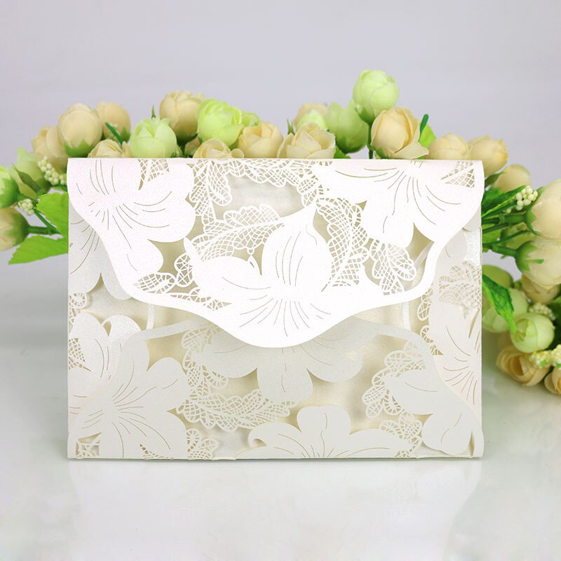 Tarjeta de invitación de boda creativa Europea calada, 24 piezas, lirio, invitación de boda de alta gama, tarjeta de banquete de invitados: Milk white