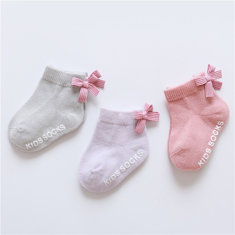 3 Paar Baby Meisje Jongen Wing Sokken Kant Ruche Boog Pasgeboren Bebe Goedkope Stuff Vloer Anti Slip Sox Kids Infantil kleding Accessoires: Bow / S(6-12M)