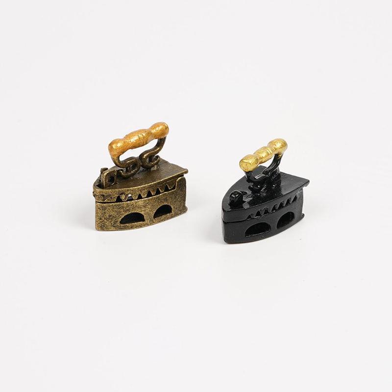 mini Casa Delle Bambole in Miniatura 1:12 del Metallo dell'annata di Ferro Nero Giocattoli Strumenti di Vestiti Da Cucire in Miniatura Accessori V4D1