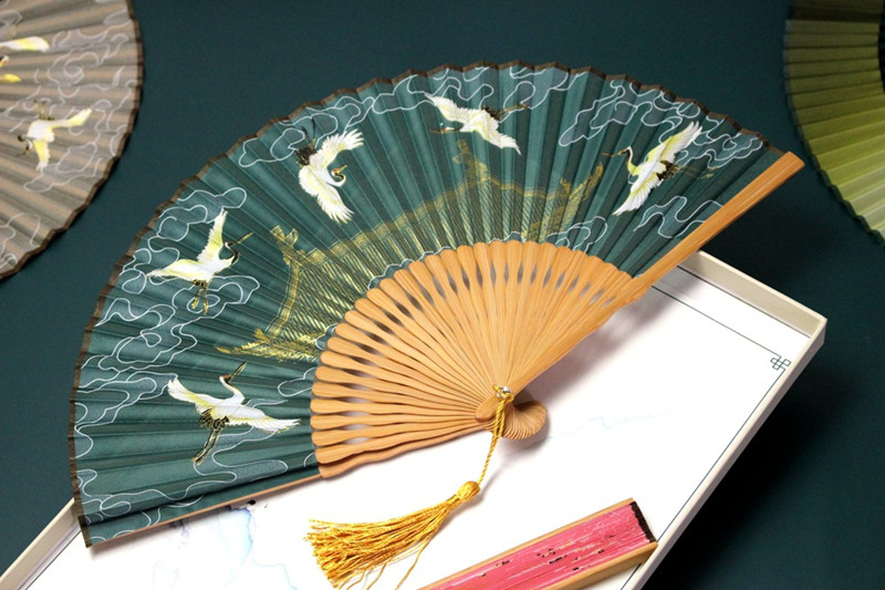 1Pc Folding Fan Crane Decoratieve Ambachtelijke Bamboe Zijde Chinese Hanfu Accessoires Opvouwbare Lady Fotografie Props Thuis Ornamenten Fan: green