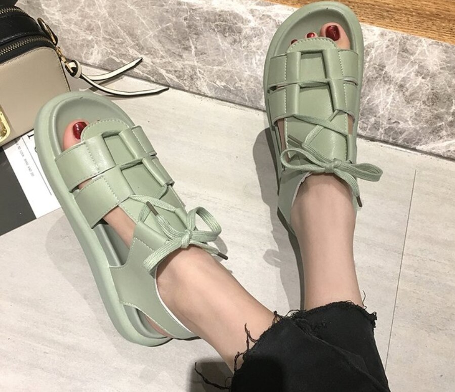 Kvinnor platå sandaler skor kvinna dam sommar kvinnliga platta klackar lädersandaler utomhus strandsko