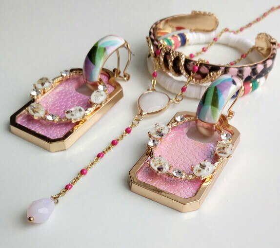 Neuduwofu roestvrijstalen ketting met natuursteen hanger, korte ketting voor dames, roze stenen sieraden