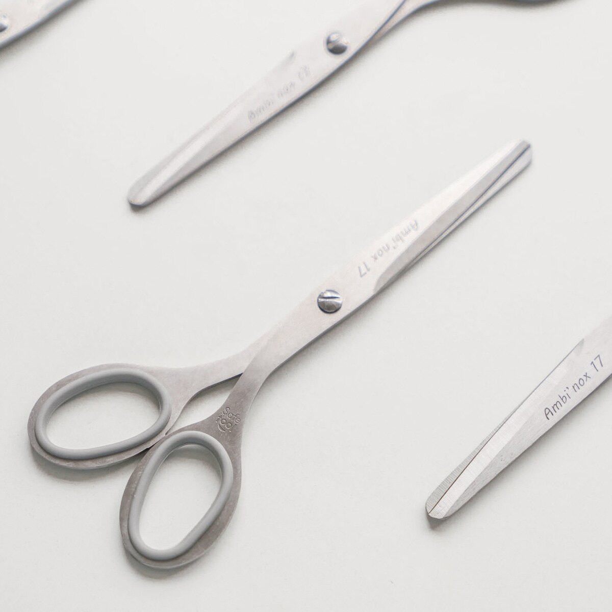 Ciseaux de sécurité en acier inoxydable, élégants, multifonctionnels, portables, bureau, coupe-papier, ciseaux artistiques créatifs pour étudiants