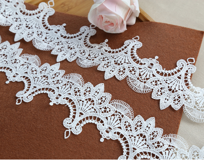 Breedte: 8,1 cm (3,24") Mode Bloem Polyester Zijde Kant Borduurveters Stof Kleding Decoratie Accessoires (SS-2120)