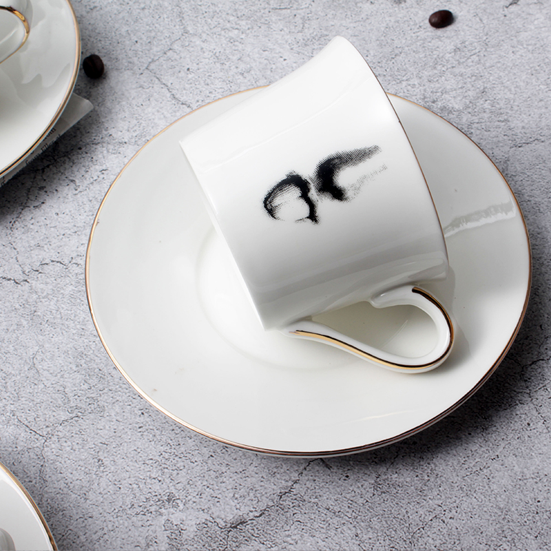 Augen und Nase Kaffee Tasse und Untertasse einstellen Knochen ChinaTazza Nachmittag Tee Versorgung Elegante Hochzeit Geschirr Mädchen Freund