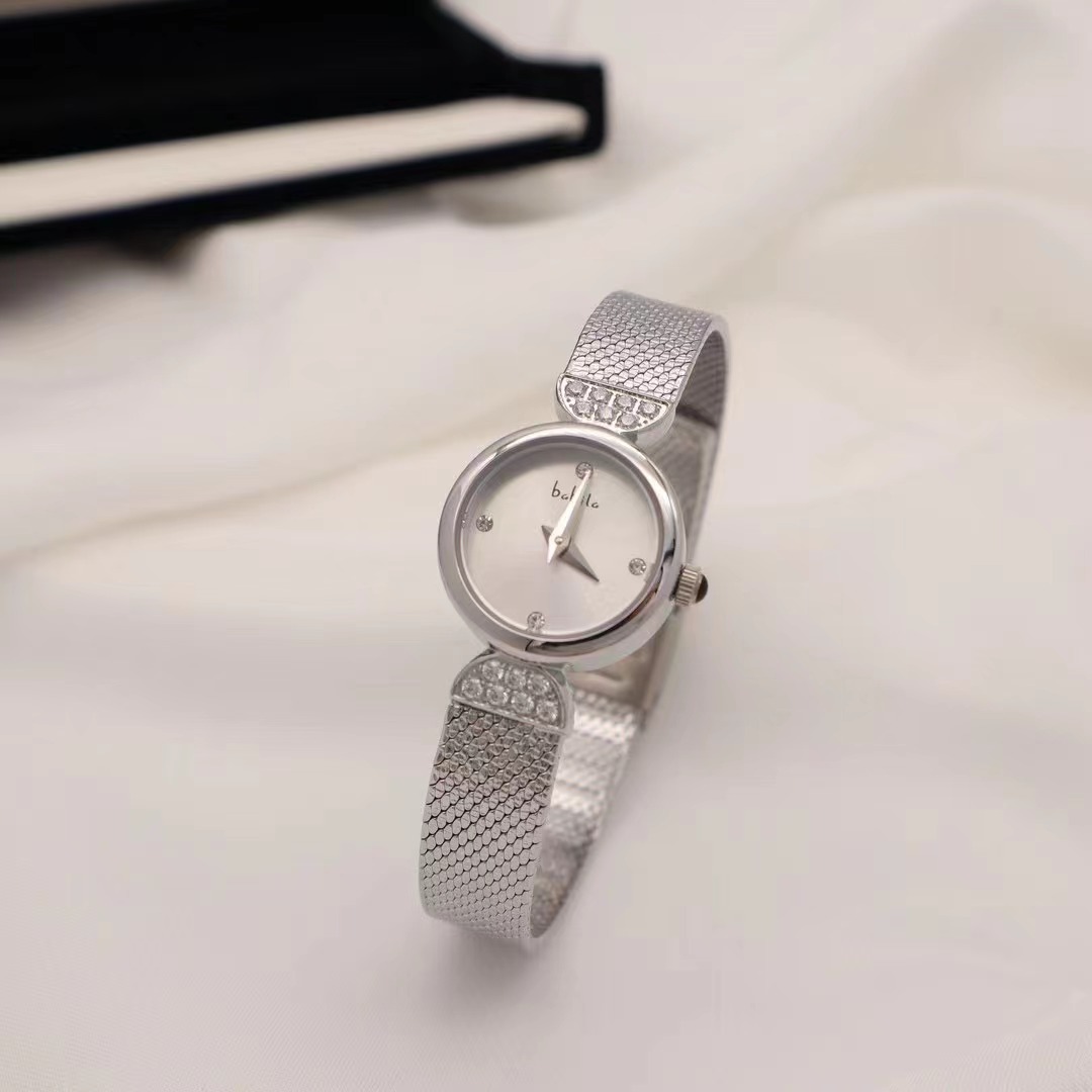 Dame vintage lille guldur med diamantindlagt lille rundt ur, luksuriøst retro high-end armbåndsur: Sølv