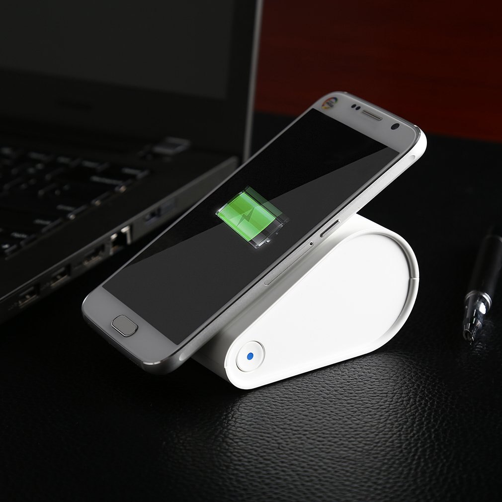 Weiße abs-ober- und unterseite, rutschfest, kabelloses laden mit ständer , 10400  g800 powerbank-ladegerät für mobilgeräte