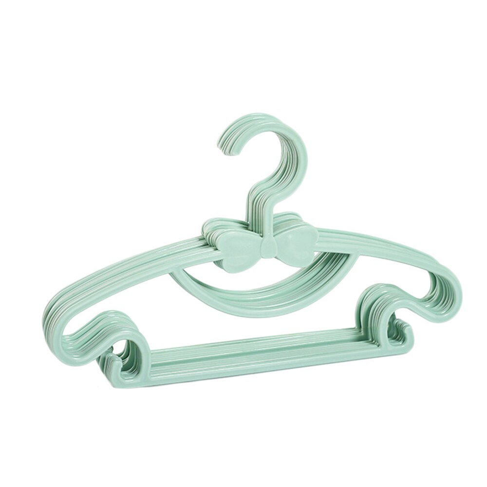 5pcs Kids Clothes Hanger Racks Portable Plastic Display Hangers Windproof Children Coats Hanger Baby Clothing Organizer: green