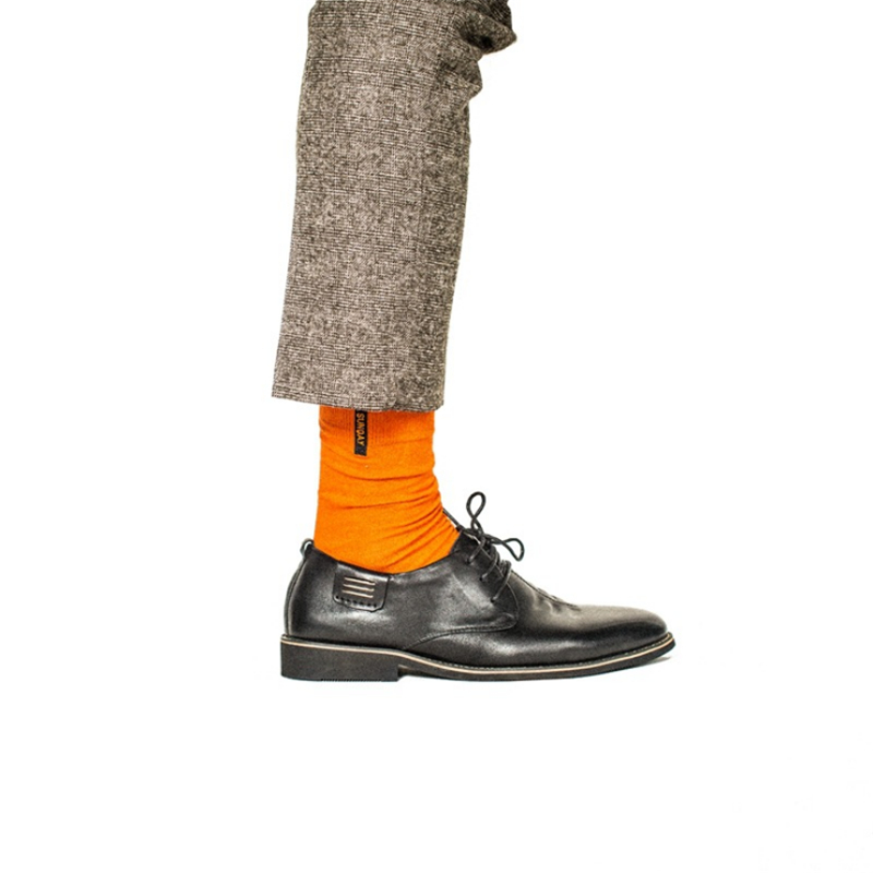 Moda socmark herre strømper kæmmet bomuld ensfarvet forretningssokker til mand britisk stil flerfarvede ugesokker til mænd: Orange
