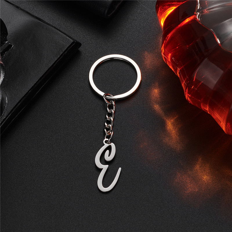 Llavero con letra inicial de A-Z de acero inoxidable para amantes, joyería antigua en inglés, colgante del alfabeto, llavero de coche, accesorios para bolso: Gris