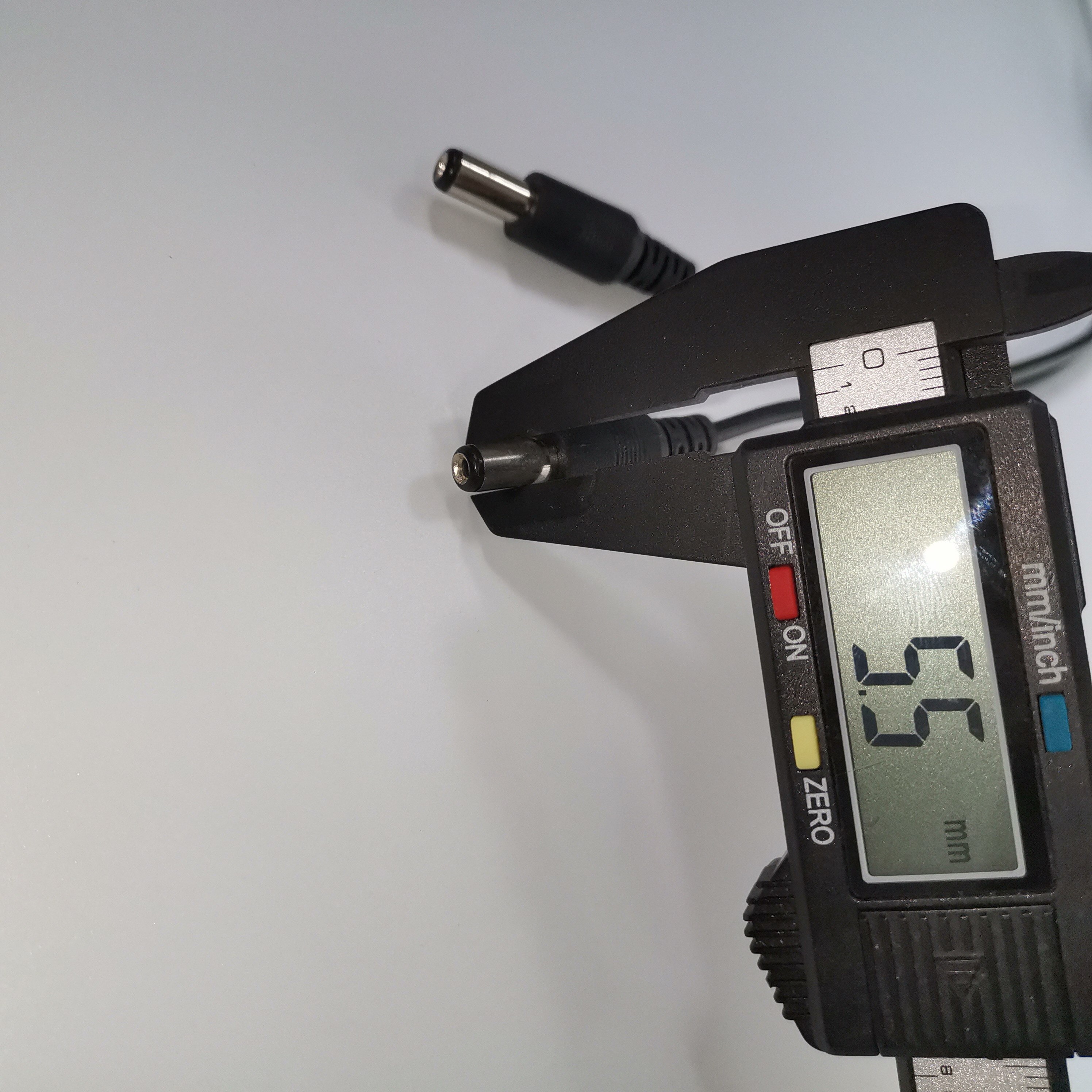 2pcs Manual Inline DC Switch 5.5mm x 2.1mm 1 to 2 Splitter DC Inline Power Switch DC Inline On/Off Rocker Switch for CCTV