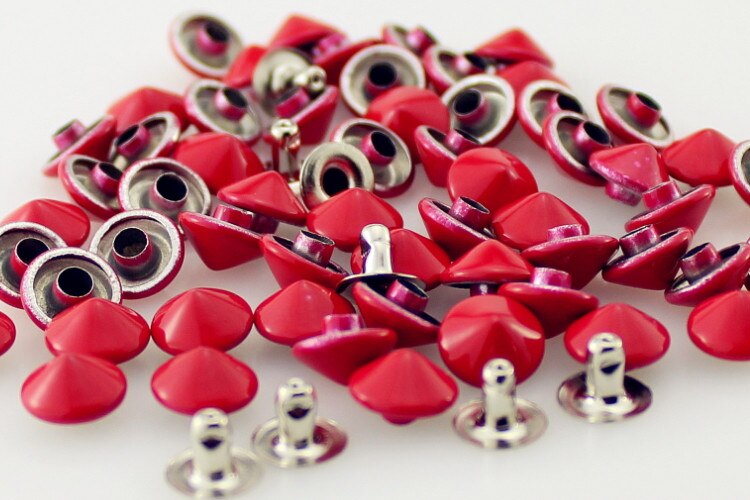 100 stücke 9mm Bunte einstellen Kegel Nieten Zink Legierung Leder Zucht Schuhe DIY Punk Stil Spitze Schraube Für Gürtel taschen pulseras pinchos: rot