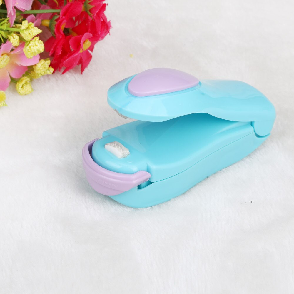 Portable Sealing Tool Heat Mini Handheld Plastic Bag Sealer Heat Sealer Capper Food Saver Bags Seal Packing Machine Gadgets: Blue