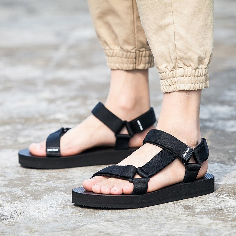 Sommar män sandaler gladiator strand fritidsskor personlighet svart utomhus platt älskare skor män tofflor sport sandalia