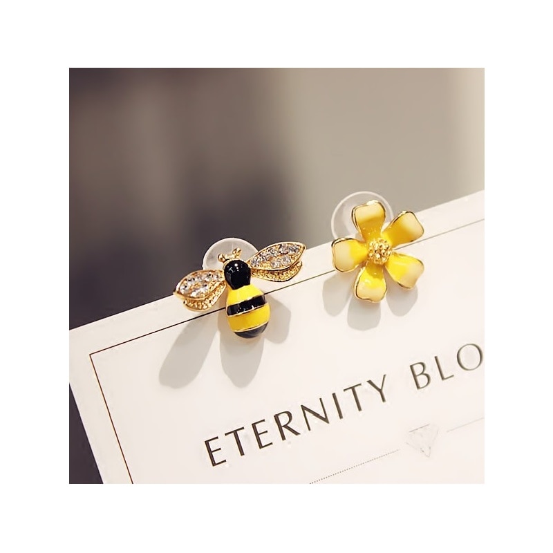 Needle With Bee Earrings Feminine Temperament Korean Personality Simple Versatile Short Hair Earrings Sweet Earrings