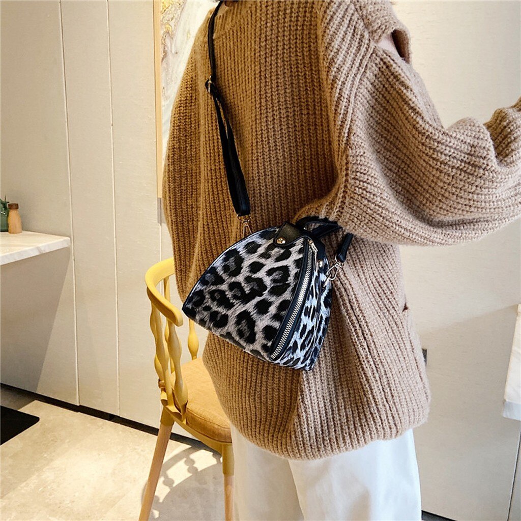 Women’ s Leopard Trend Large Capacity Leather Shoulder Bag Messenger Bag Portable Crossbody girls Messenger Bags