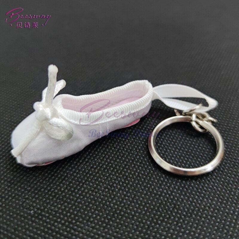 Mini danser satin ballet nøglering lilla ballet tå nøglering ballet sko nøglering dans lille værktøj til piger: Str c hvid