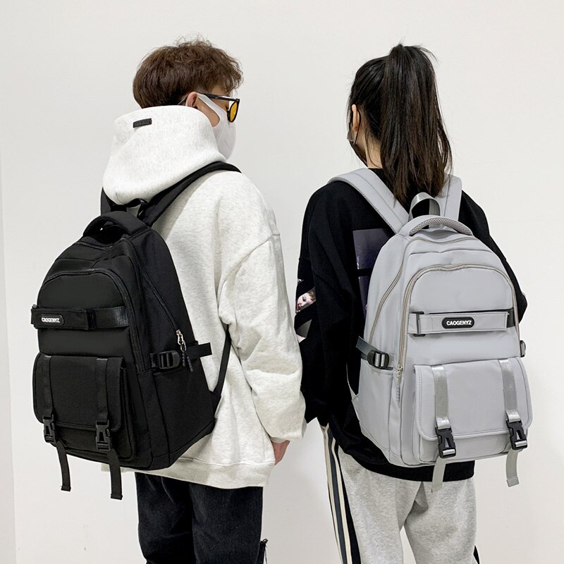 Schwarzer unisex-rucksack aus wasserdichtem nylon mit großem fassungsvermögen #39 ideal als reiserucksack für damen, laptoptasche für #39 oder schulrucksack für #39 .