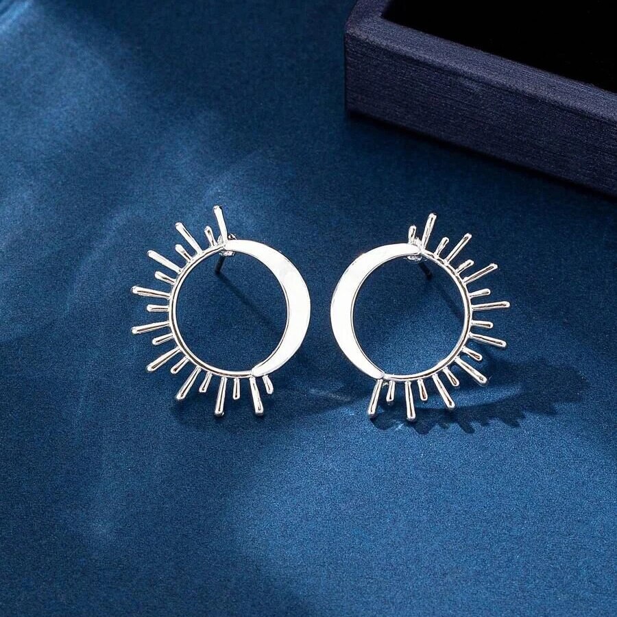 Obega ins sol lua forma minúsculos brincos na moda ouro prata cor moda europeia e americana punk estilo jóias de metal: Azul