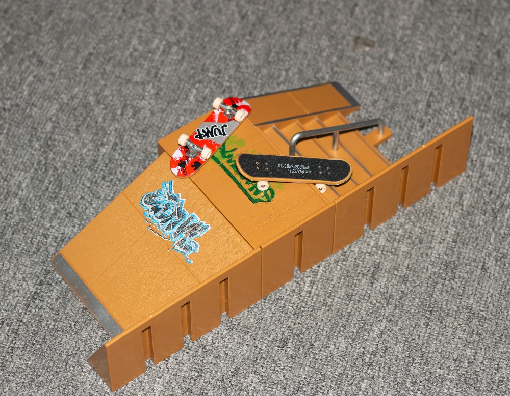 Finger Skateboard Ramp Parts - ABS Plastic - 28.5x21x11cm - for Kids & Adults