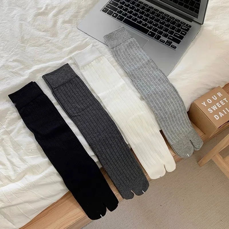 Japanese Unisex Autumn Winter Two Finger Socks Black White Kimono Flip Flop Sandal Split Ninjia Tabi Toe Socks Harajuku