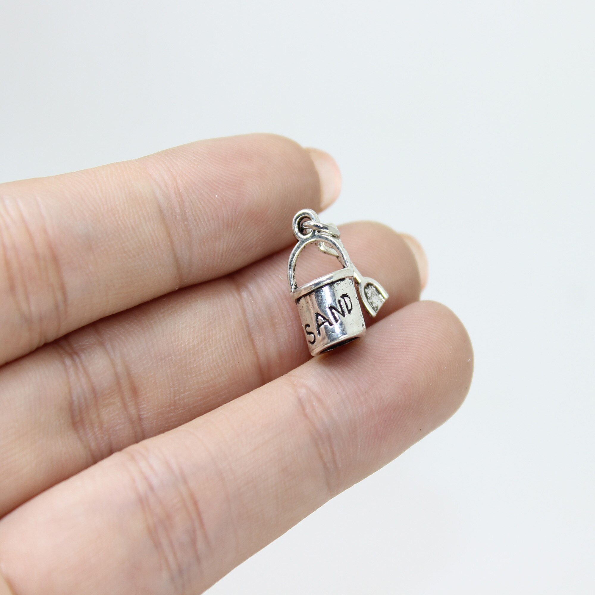 20 pieces/lot 18 x 8mm antique silver tone beach sand bucket charms bucket and shovel charms pendants for diy jewelry making