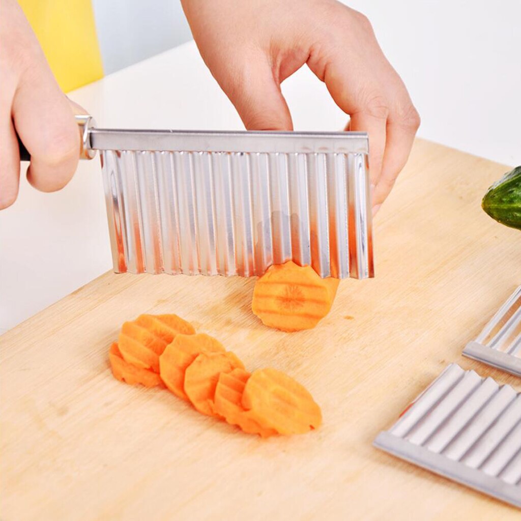 Crinkle Cutter for Veggies Stainless Steel Blade Wavy Crinkle Cutting Tool
