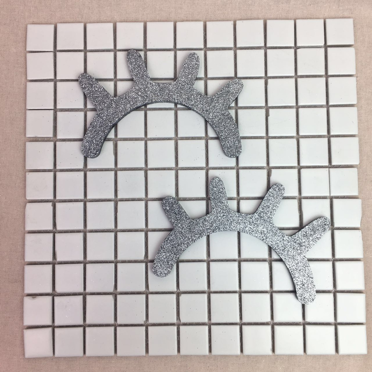 3d ögonfransar i nordisk stil söta väggklistermärken i trä dekorativa regnbågsfärger barnkammare dekoration fotografi rekvisita: Silver-