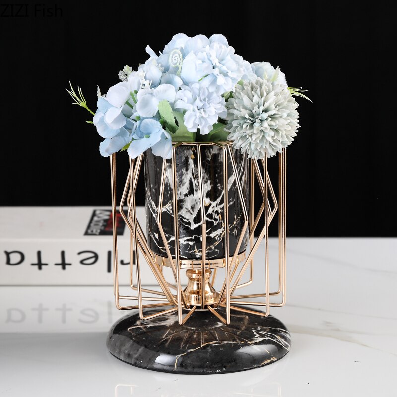Nordisk marmor konsistens keramisk vas blommor blomsterarrangemang bägare porslin gyllene legering ram blommor kruka modern heminredning