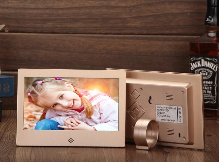 7 inch Metal LED Digital Photo Frame Video Music Calendar Clock Player 1024x600 Resolution with Remote Control: gold / EU plug 