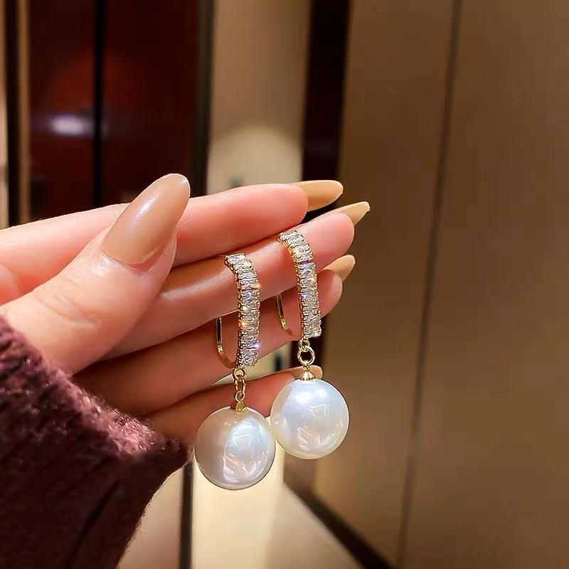 France Style Women's Luxury Zircon Square Pendant Earrings Gold Color Round Shiny Earrings For Women Trendy Jewelry: Hot Stamping