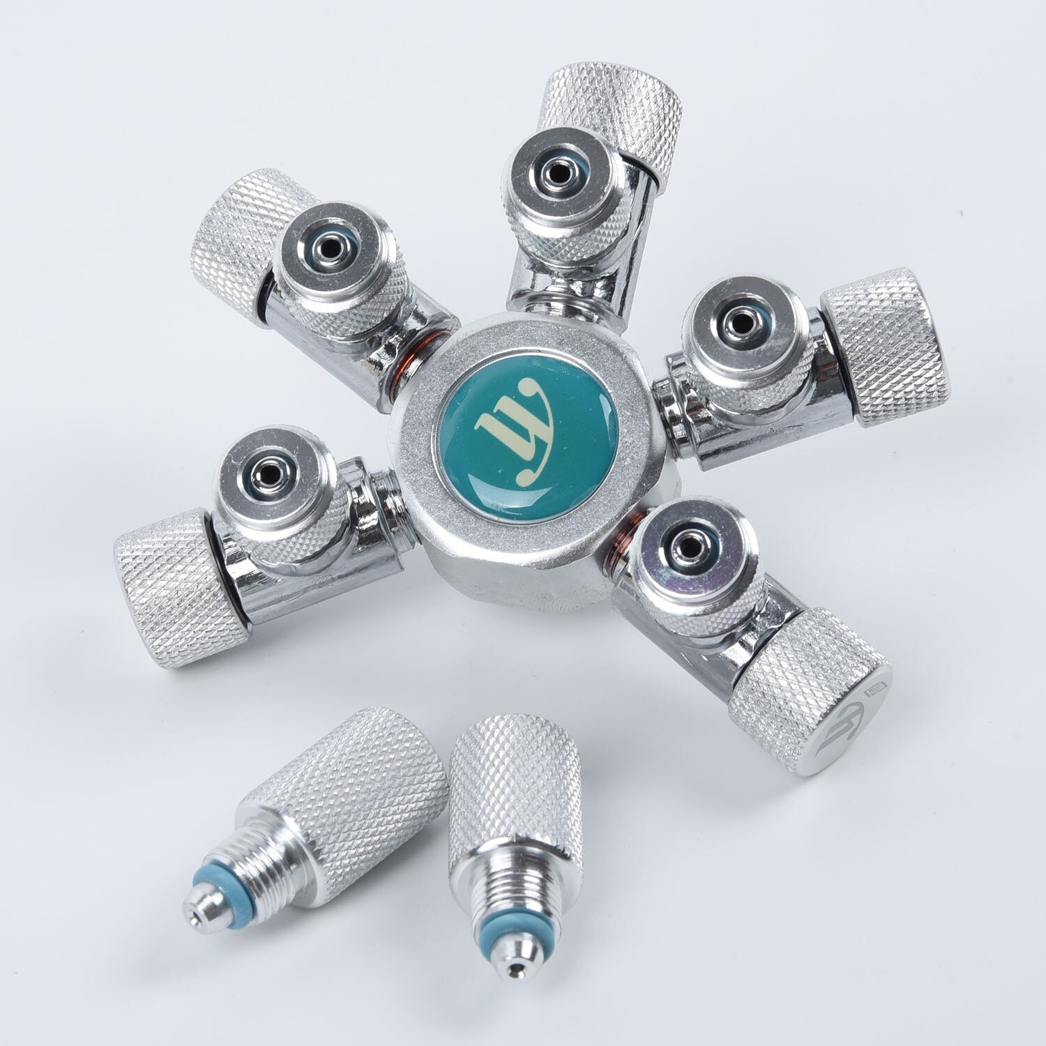 Distributor Aquarium Co2 Splitter Needle Valve Solenoid Regulator W02-02-06 Different Tanks CO2 To Aquariums For Air Line 4 / 6m