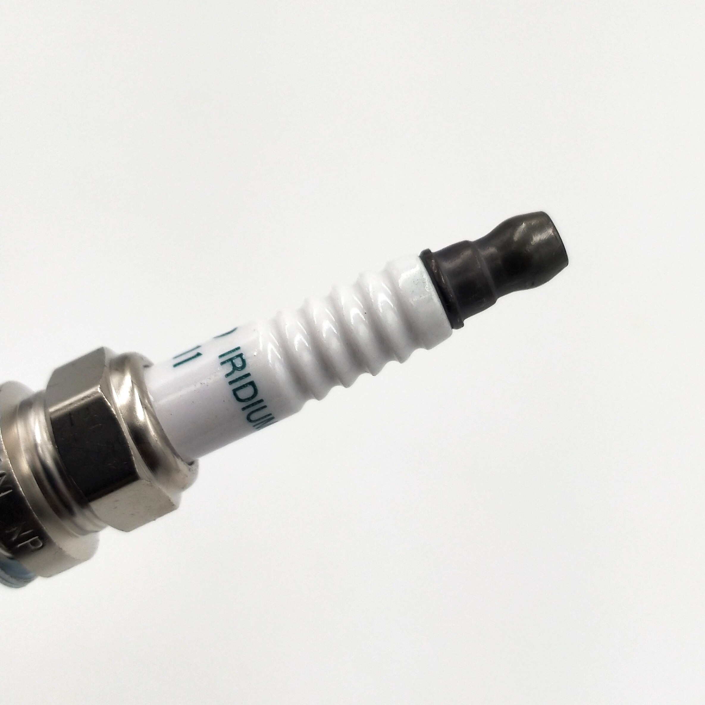 4pcs SC16HR11 90919-01275 Spark Plug for Toyota Corolla Matrix Scion Lexus Yaris