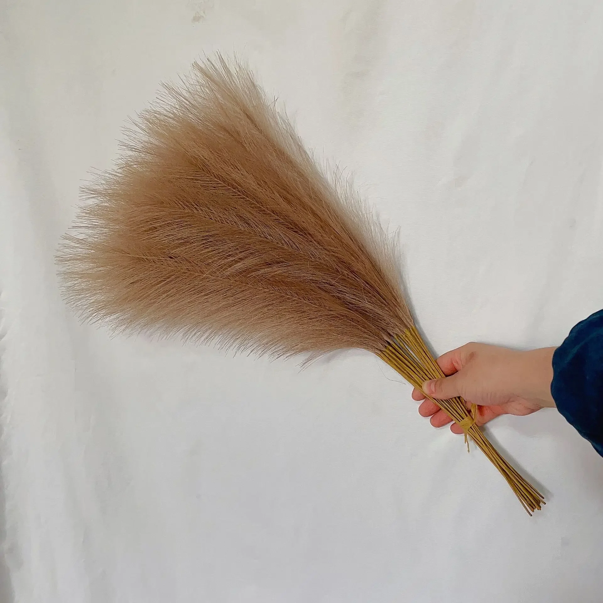 10 Stück Seiden-Pampasgras-Dekor, künstlicher Blumenstrauß, flauschige Simulation, künstliche Pampas-Anordnungen für Hochzeit, Heimdekoration: Armee Grün