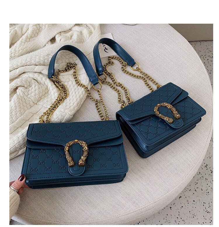 The Korean Ladies Can Wear A Small Square Bag With A Fashionable Chain On One Shoulder And Across The Body: little blue / S