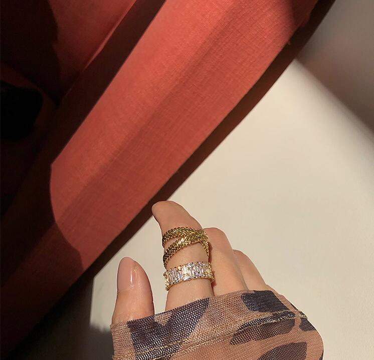 Fashionable gold color cool women temperament soft chain simple soft ring