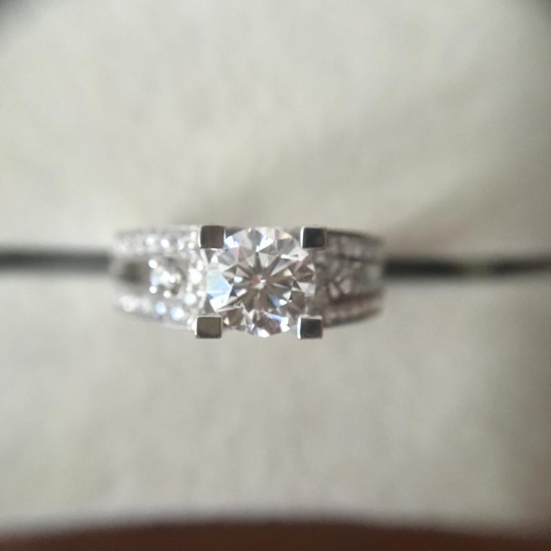 2022 New Arrival Luxury Halo Engagement Ring for Women Anniversary Gift Jewelry Wholesale R7173
