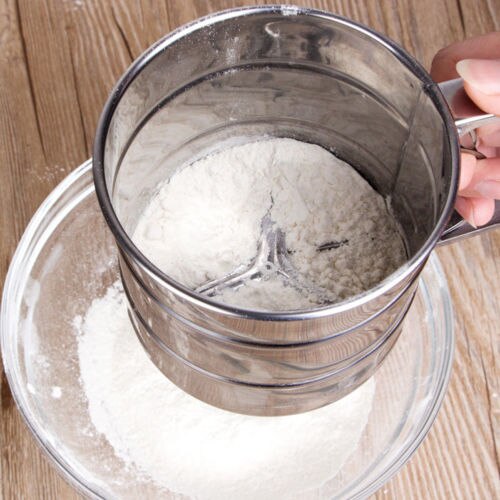 Stainless Steel Mesh Flour Sifter Sieve Strainer Cake Baking Kitchen Helper Prop Flour Sugar Icing Mesh Sifter Shaker Cup
