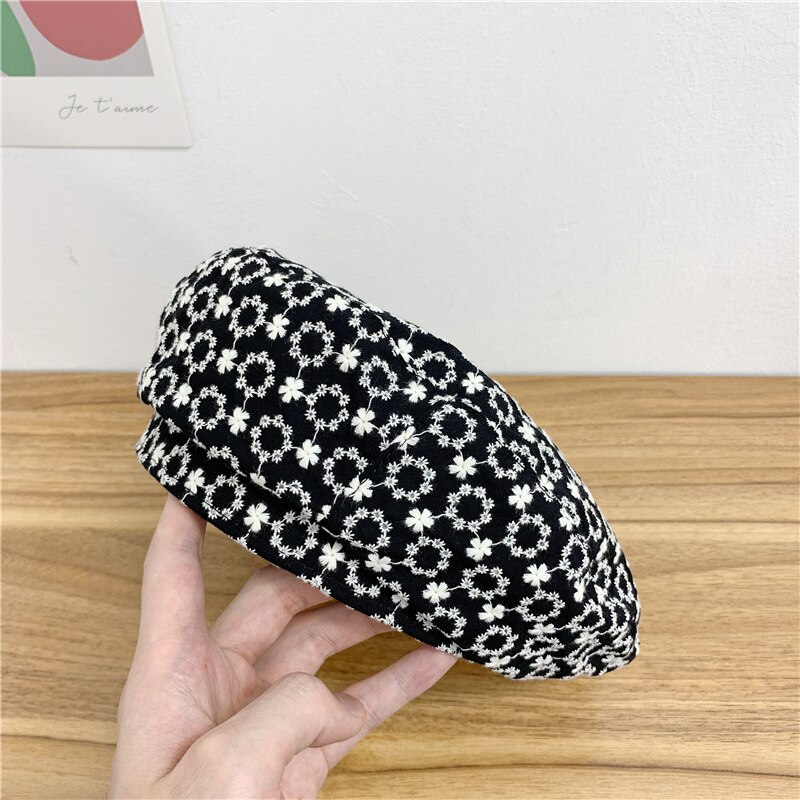 Geborduurde Baret Dames Leuke Mooie Bloem Patroon Hoed Zomer Herfst Dunne Mini Schilder Casual Hoeden Vrouwelijke Celebrity Stijl: BLACK