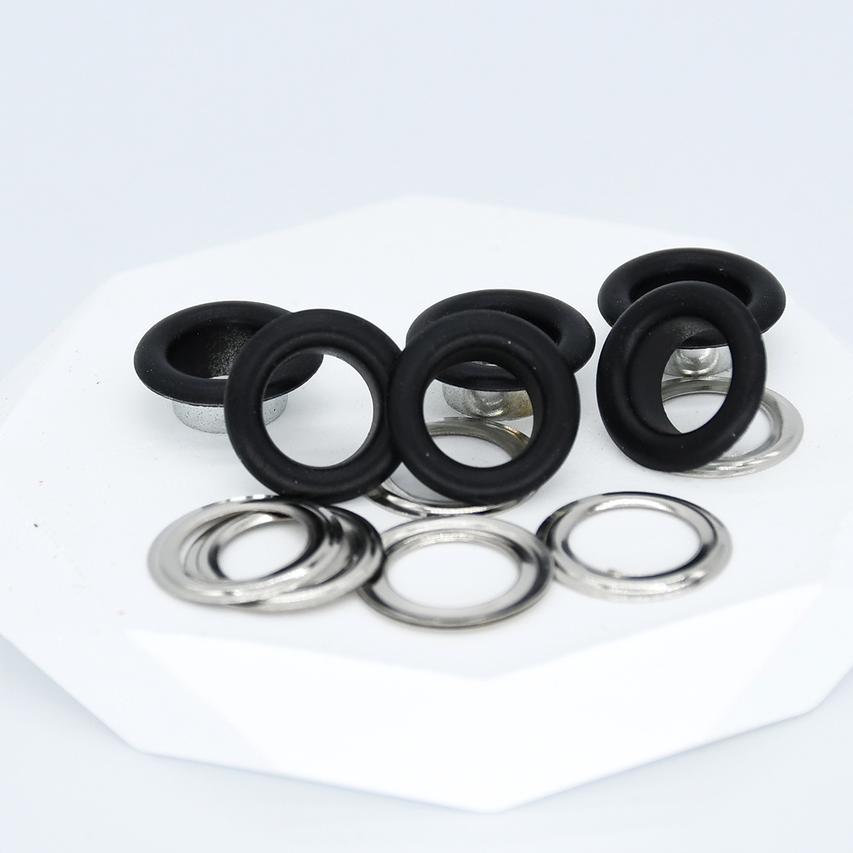 100 setzt 4,5 mm Ösen, Metallösen mit Unterlegscheibe für Kleidungsstück, Schuh, Gürtel, Hütte, Leder, Basteltasche, DIY-Reparaturteile, Zubehör: Gold