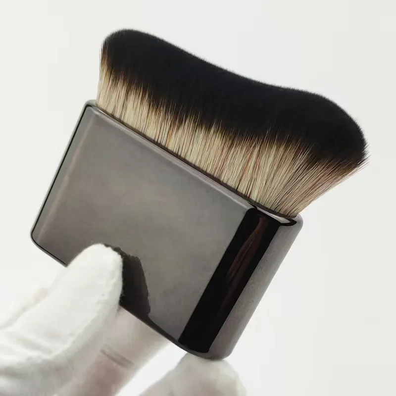 Pinceau de maquillage sirène pour fond de teint corporel, brosse pour bronzage, mousse autobronzante, sans soleil, 1 pièce: jaune clair