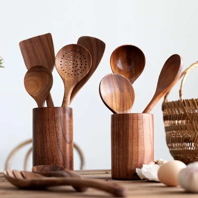 Naturlig teak køkkenske køkkenspatel træ non-stick køkkenredskaber sæt med ophængningskroge køkkengrej værktøjssæt