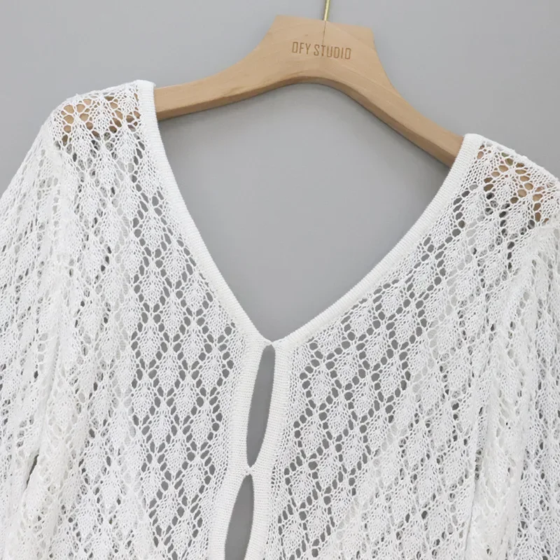 Urlaubs-Minikleid aus Spitze, rückenfrei, V-Ausschnitt, Strand-Cover-Up-Langarm-Sonnenkleid, 2025, neue Häkel-Resort-Kleidung, Instagram, sexy