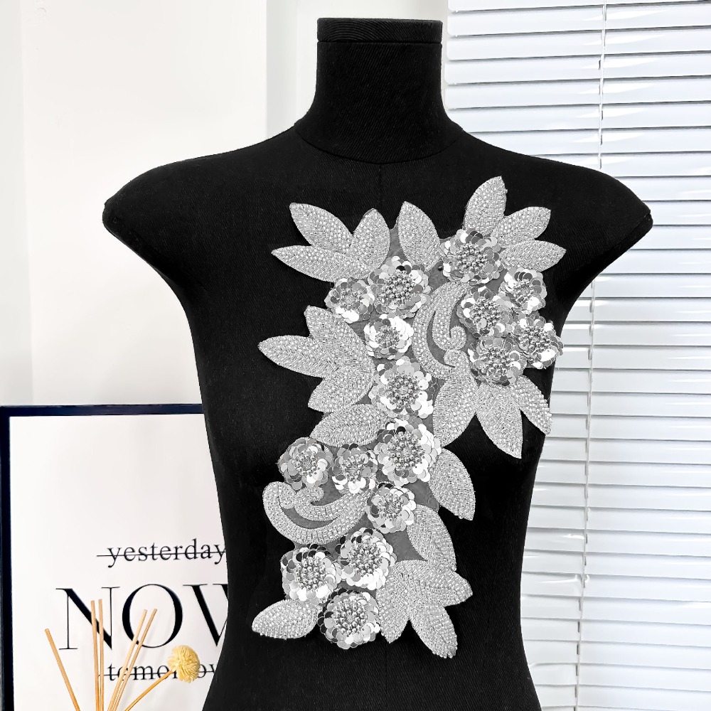 Parches bordados de flores con lentejuelas, flores tridimensionales, apliques exquisitos para ropa, parches elegantes desmontables para ropa DIY: Pistola de metal