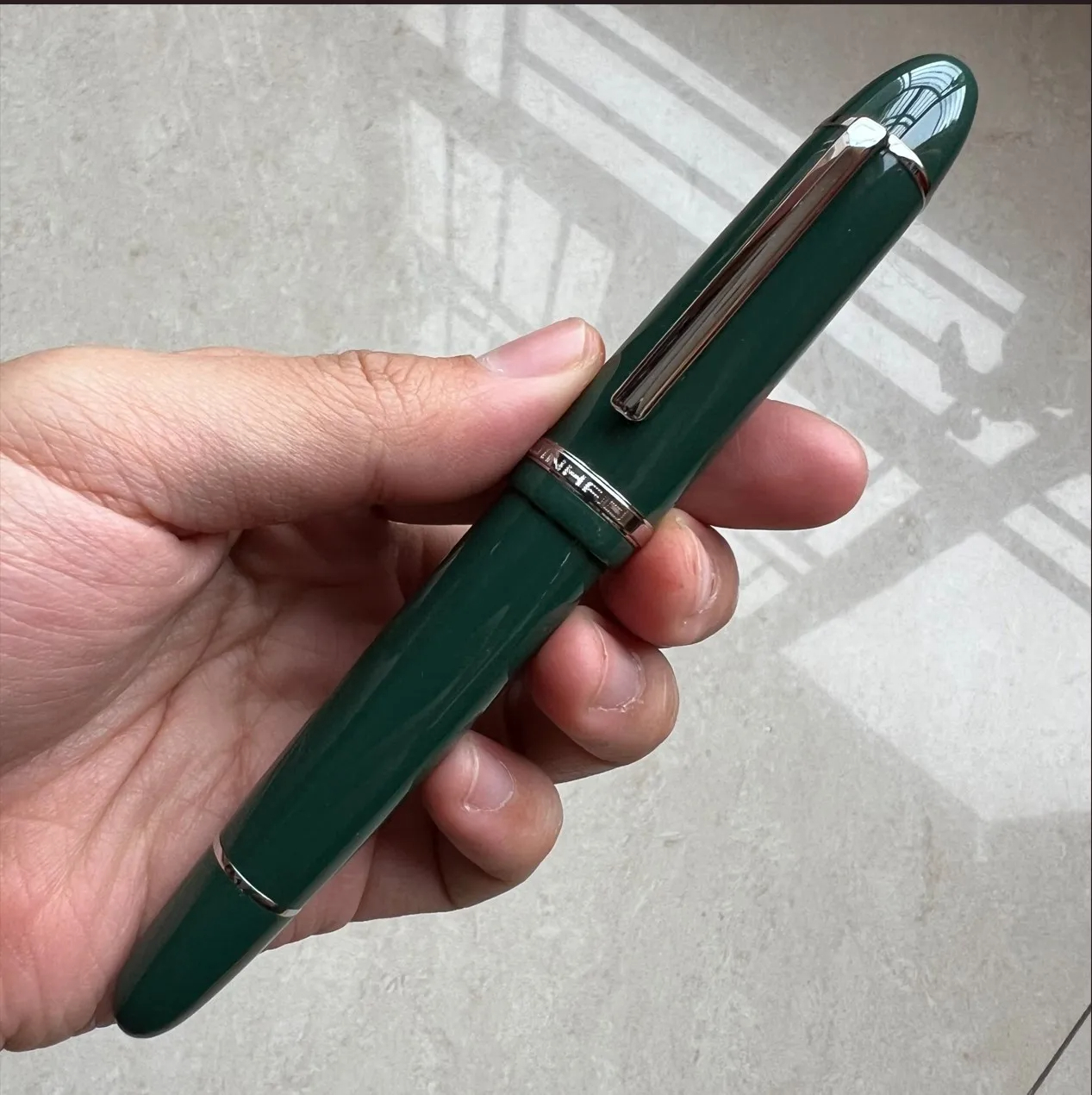 Jinhao  x159 akryl fyldepen metal guld klip forlængede fine nibs skole kontorartikler erhvervs skrivepenne  pk 9019: Hvid / F