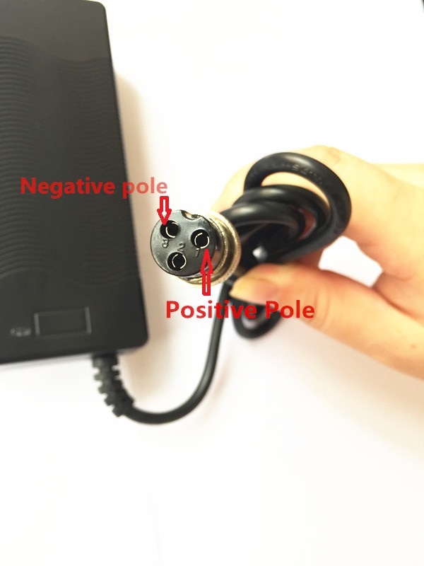 Chargeur de batterie de Scooter de 24 volts 2A 48 W pour le Scooter électrique de rasoir E100 E150 E200 E225S E300 E325S MX350 pour le Mini hachoir de rasoir