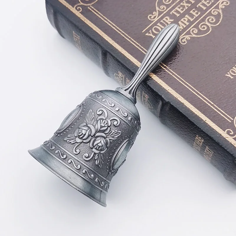 1pc retro tom de metal estilo europeu mão sino artesanato decoração alarme sino artesanato sino de natal vento artesanato de natal