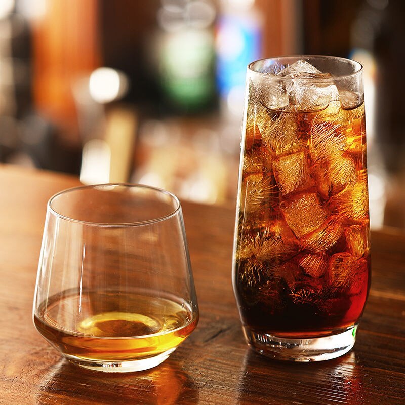 Gjennomsiktig glass kopp mousse stor mage kopp yoghurt melk juice frokost whisky kopp japansk stil vinglass glass whisky