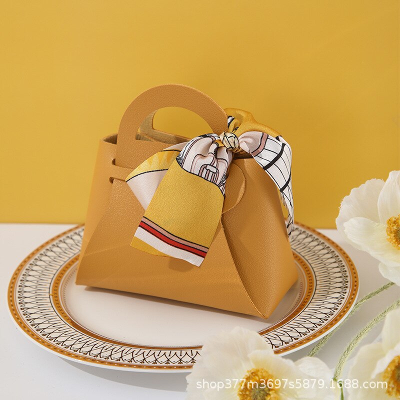 20 Pcs Draagbare Lederen Wedding Candy Box Met Lint Wedding Party Eenvoudig Te Monteren Kleine Bag: yellow