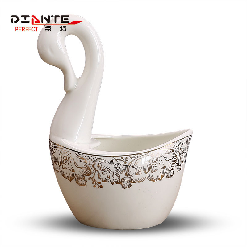 Kleine Zwaan grote Euraziatische stijl decoratieve lepel mand geplaatst de grote lepel rijke Europese hoogwaardige bone china Phnom Penh